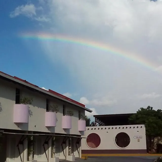Motel Las Cerezas Cancun Mexico